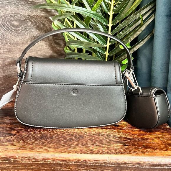 lululemon athletica Cactus Leather Alternative Mini Bag 1.2L in Black. NWT! - Picture 7 of 16